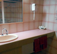 BEST WESTERN Pines Country Club Motor Inn