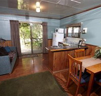 Crayfish Creek Van and Cabin Park and Spa Treehouse - 2032 Olympic Games