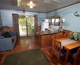Crayfish Creek Van And Cabin Park And Spa Treehouse - 2032 Olympic Games 0