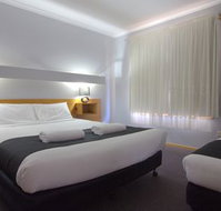Blue Whale Motor Inn  Apartments - 2032 Olympic Games