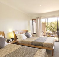 Sandpiper Motel - 2032 Olympic Games