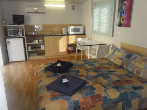 Savannah Way Motel - 2032 Olympic Games 3