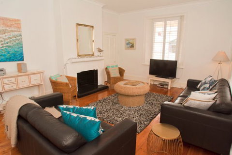 Coastal Cottage - 2032 Olympic Games 12