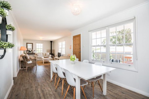 Coastal Cottage - 2032 Olympic Games 93