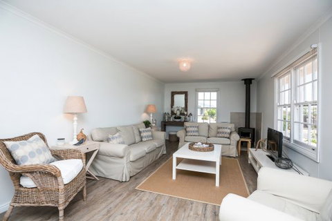 Coastal Cottage - 2032 Olympic Games 94