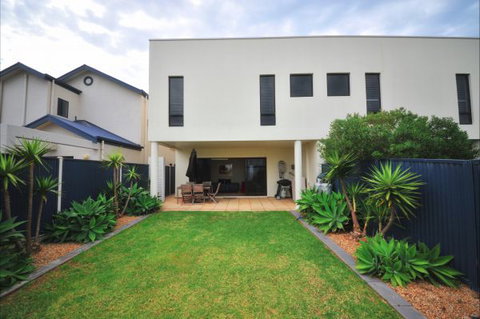 Coastal Cottage - 2032 Olympic Games 49