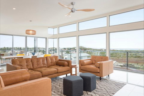 Coastal Cottage - 2032 Olympic Games 72