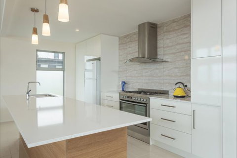 Coastal Cottage - 2032 Olympic Games 73