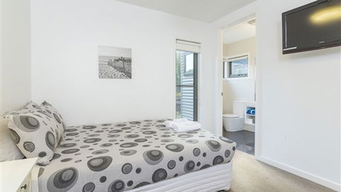 Serenity Torquay Ocean View: Luxury Beachfront - 2032 Olympic Games 0