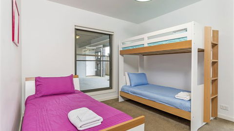 Serenity Torquay Ocean View: Luxury Beachfront - 2032 Olympic Games 3