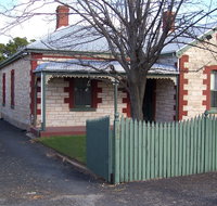 Naracoorte Cottages  Smith Street Villa