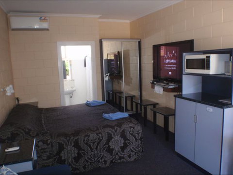 Murray Bridge Central Olympic Motel And Cottages - 2032 Olympic Games 5
