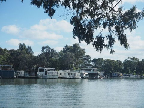 Murray Bridge Marina Camping And Caravan Park - 2032 Olympic Games 7