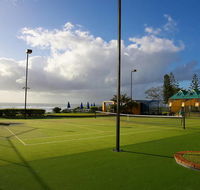 Breakers North - Absolute Beach Front Holiday Apartments - 2032 Olympic Games