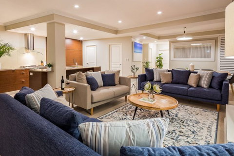 Azure Holiday House - 2032 Olympic Games 12