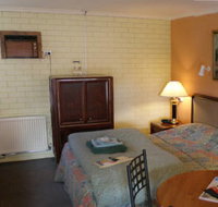 Estelle Kramer Motor Inn - 2032 Olympic Games