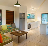 The Retreat Beach Houses - 2032 Olympic Games