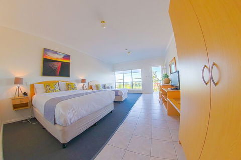 COAST Motel And Apartments - 2032 Olympic Games 3