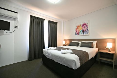 The Aberdeen Motel - 2032 Olympic Games 4