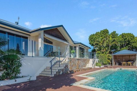 Maureen Waterfront Beach House - 2032 Olympic Games 6