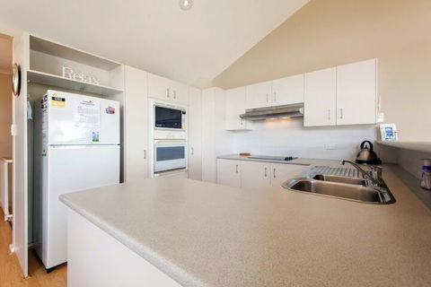 Moy At Nelson Bay, 2/30 Thurlow Avenue - 2032 Olympic Games 6