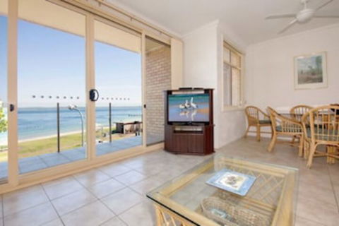 2 Bedroom Apartment Little Hut Unit 3 20 Kurrawa Close - 2032 Olympic Games 0