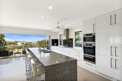 Ultimate Beach House - 2032 Olympic Games 5