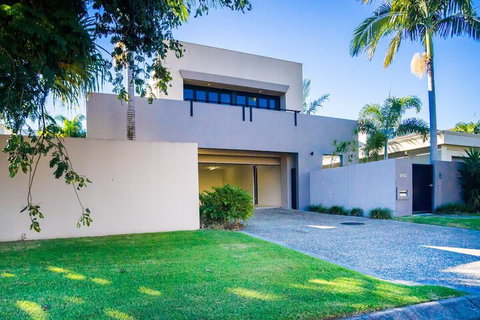 Indulgence On Bay Four - 2032 Olympic Games 3