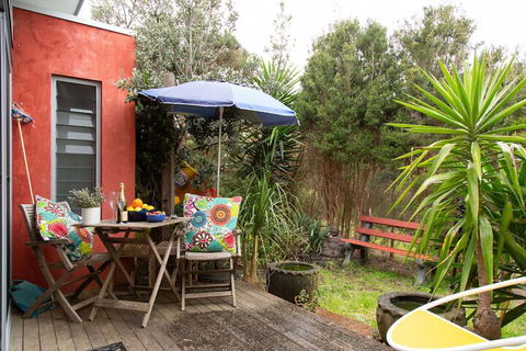 Smith Beach Getaways Beachwood Garden Studio - 2032 Olympic Games 4