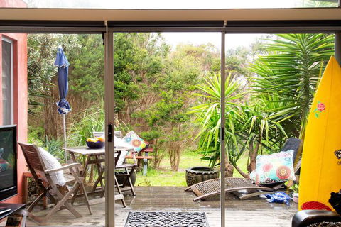 Smith Beach Getaways Beachwood Garden Studio - 2032 Olympic Games 3