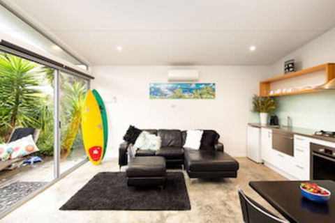 Smith Beach Getaways Beachwood Garden Studio - 2032 Olympic Games 0