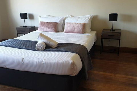 Port Life Beach House - 2032 Olympic Games 7