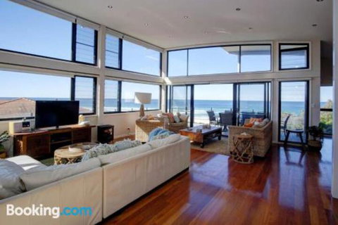 ROCKPOOL (4 Night Min) - 2032 Olympic Games 7