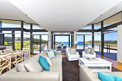 Sails On The Beachfront Exclusive Seaside Home - 2032 Olympic Games 3