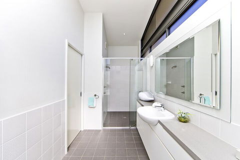 Sails On The Beachfront Exclusive Seaside Home - 2032 Olympic Games 4