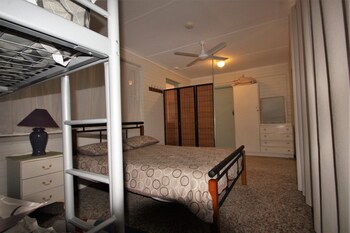 Pine Villas Walk To Beach Ocean Views - 2032 Olympic Games 1