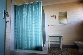 Pine Villas Walk To Beach Ocean Views - 2032 Olympic Games 5