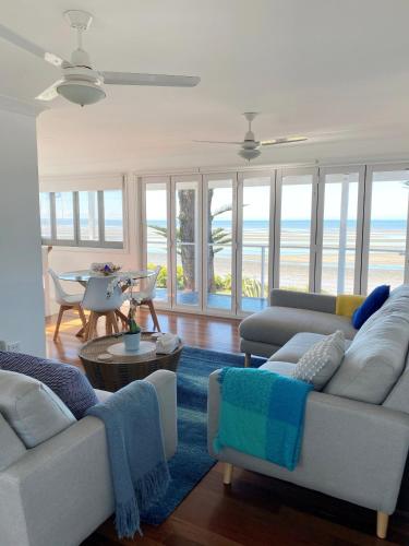Happy Tides Beachfront Holiday Home - 2032 Olympic Games 4