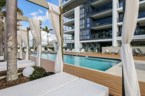 Luxurious 2 Bedroom Brand New Apartment With Amazing Hinterland Views - 2032 Olympic Games 4