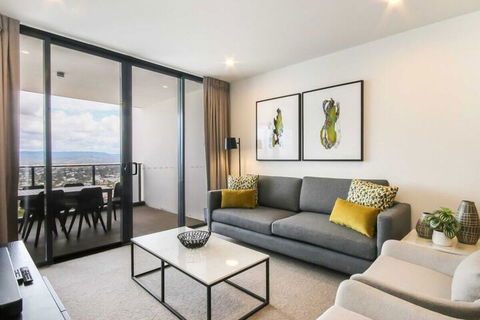 Luxurious 2 Bedroom Brand New Apartment With Amazing Hinterland Views - 2032 Olympic Games 5
