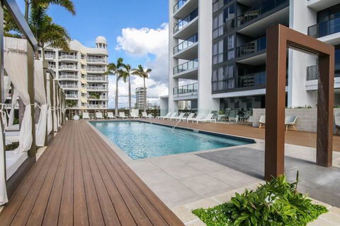 Luxurious 2 Bedroom Brand New Apartment With Amazing Hinterland Views - 2032 Olympic Games 3