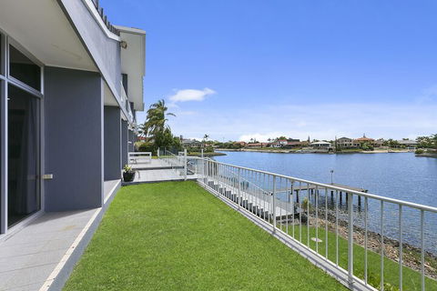 Havana Blue - Large 4 Bedroom Home - 2032 Olympic Games 1