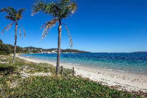 3 Bedroom Apartment Bayview Towers Unit 1 - 2032 Olympic Games 3