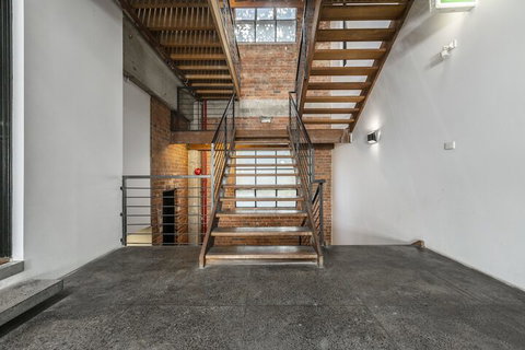 Fabulous Fitzroy Converted Warehouse - 2032 Olympic Games 3