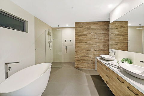 Just In Paradise Waterfront 5 Bedroom Deluxe House Central Broadbeach Location - 2032 Olympic Games 4