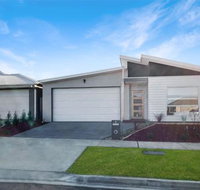 Brand New Home 10 mins to Beach Torquay Geelong Deakin Hospitals - 2032 Olympic Games