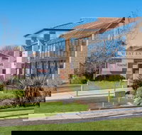 West End Motor Lodge - 2032 Olympic Games