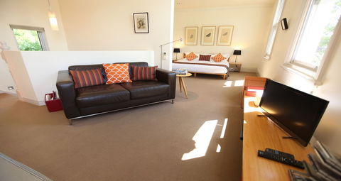 Twofourtwo Boutique Apartments - 2032 Olympic Games 6