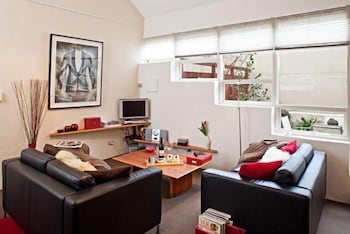 Twofourtwo Boutique Apartments - 2032 Olympic Games 5