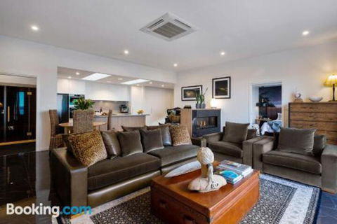Tinderbox Retreat - 2032 Olympic Games 6